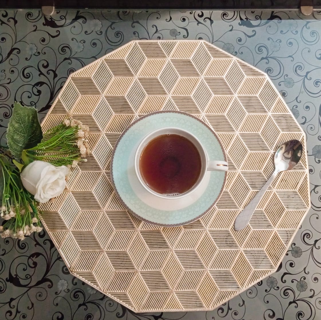 Gold Placemat for Dining Table - Hollow Square Pattern Table Mat for Table Decoration (Set of 2)