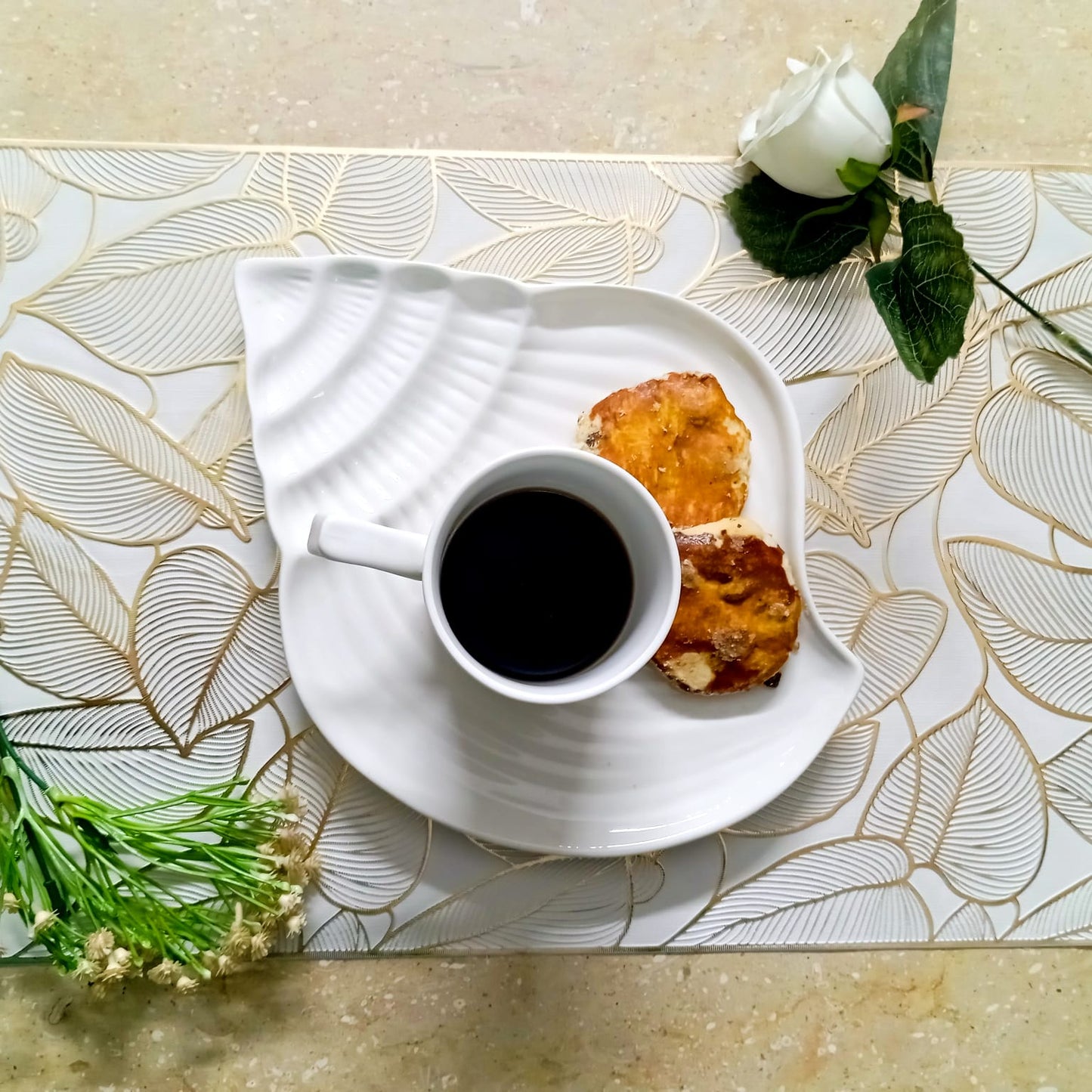 Botanical Golden Leaf Linen Mat ( Set Of 2)