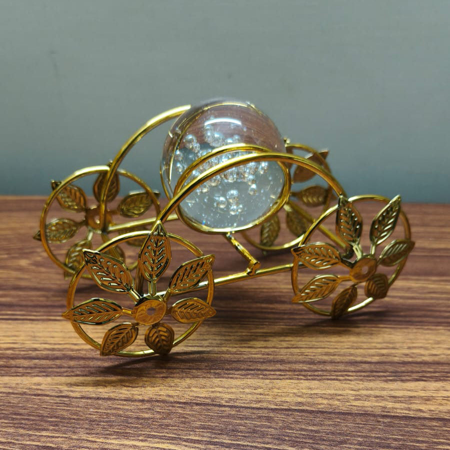 Golden Bloom Carriage – Luxury Metal & Crystal Decorative Showpiece