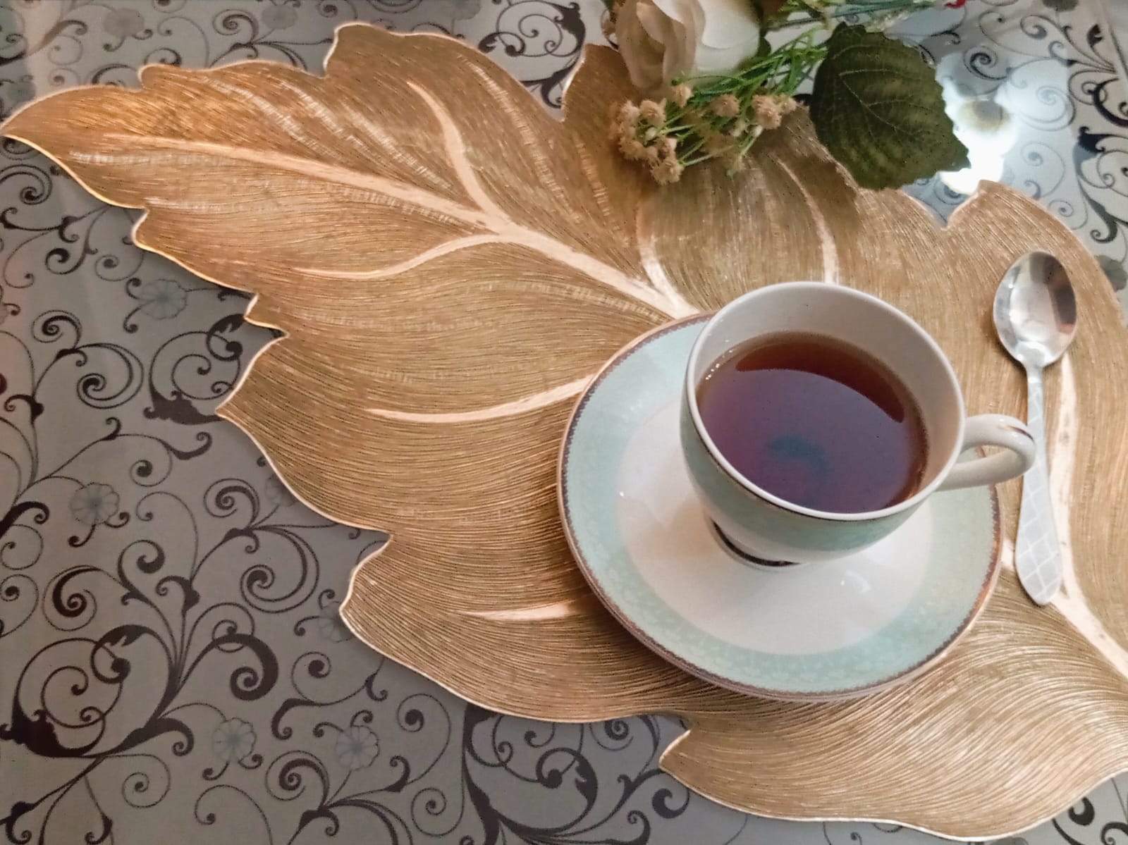 Golden Leaf Dining Table Mat (Set of 4)